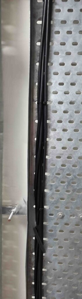 Tray Structured Routing and Cabling for Modern Workspaces 5 https://tecxskill.com/tray-structured-routing-and-cabling-for-modern-workspaces/