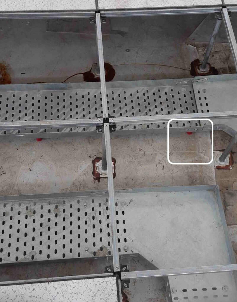 Tray Structured Routing and Cabling for Modern Workspaces 15 https://tecxskill.com/tray-structured-routing-and-cabling-for-modern-workspaces/