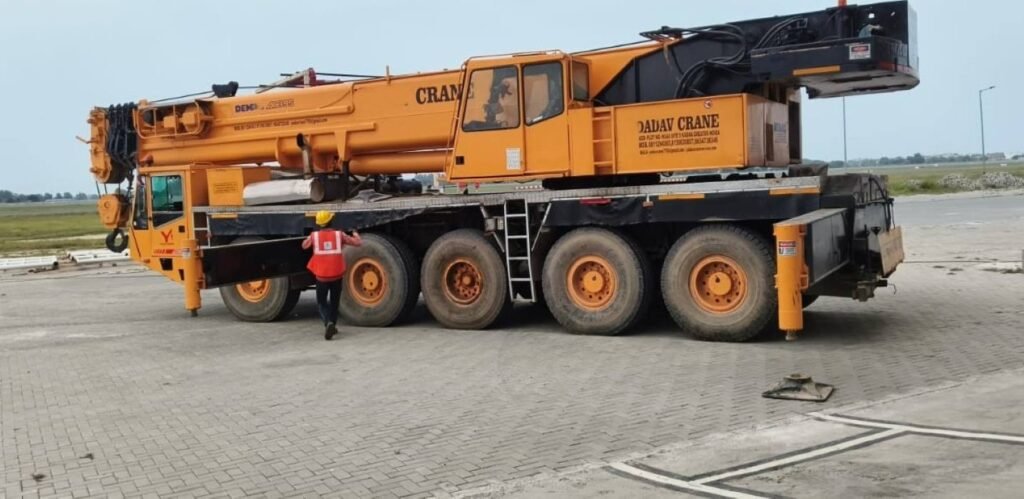 Crane: Types, Specifications, Price, Rental, and Fuel 3 Truck-Mounted Cranes: Cranes mounted onto standard commercial truck chassis